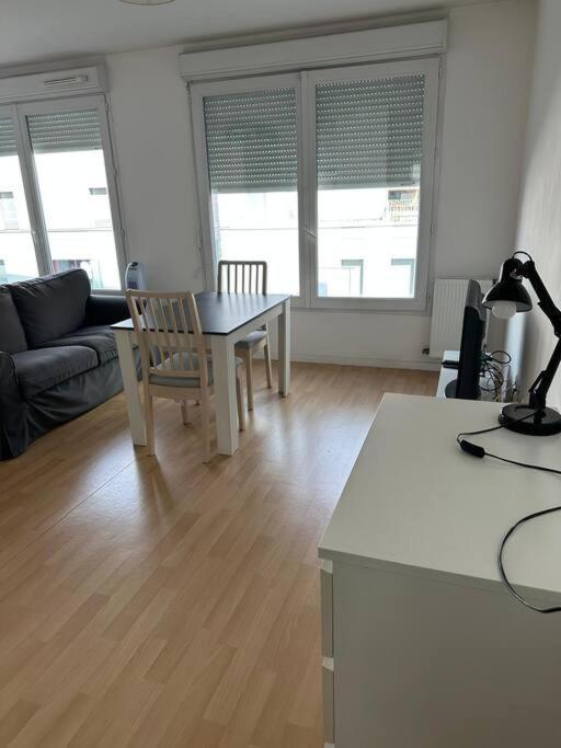 Grand Studio De 37M Carres - Rer Laplace Et Maison Des Examens A 5 Minutes A Pied Arcueil Exterior photo